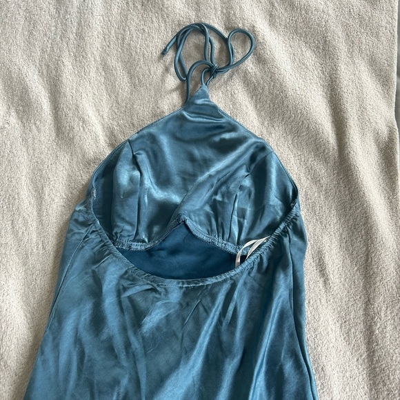 White Fox blue silk mini dress. - Picture 4 of 5
